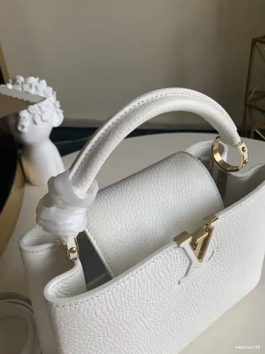 CAPUCINES BB VUITTON LOUIS 0406